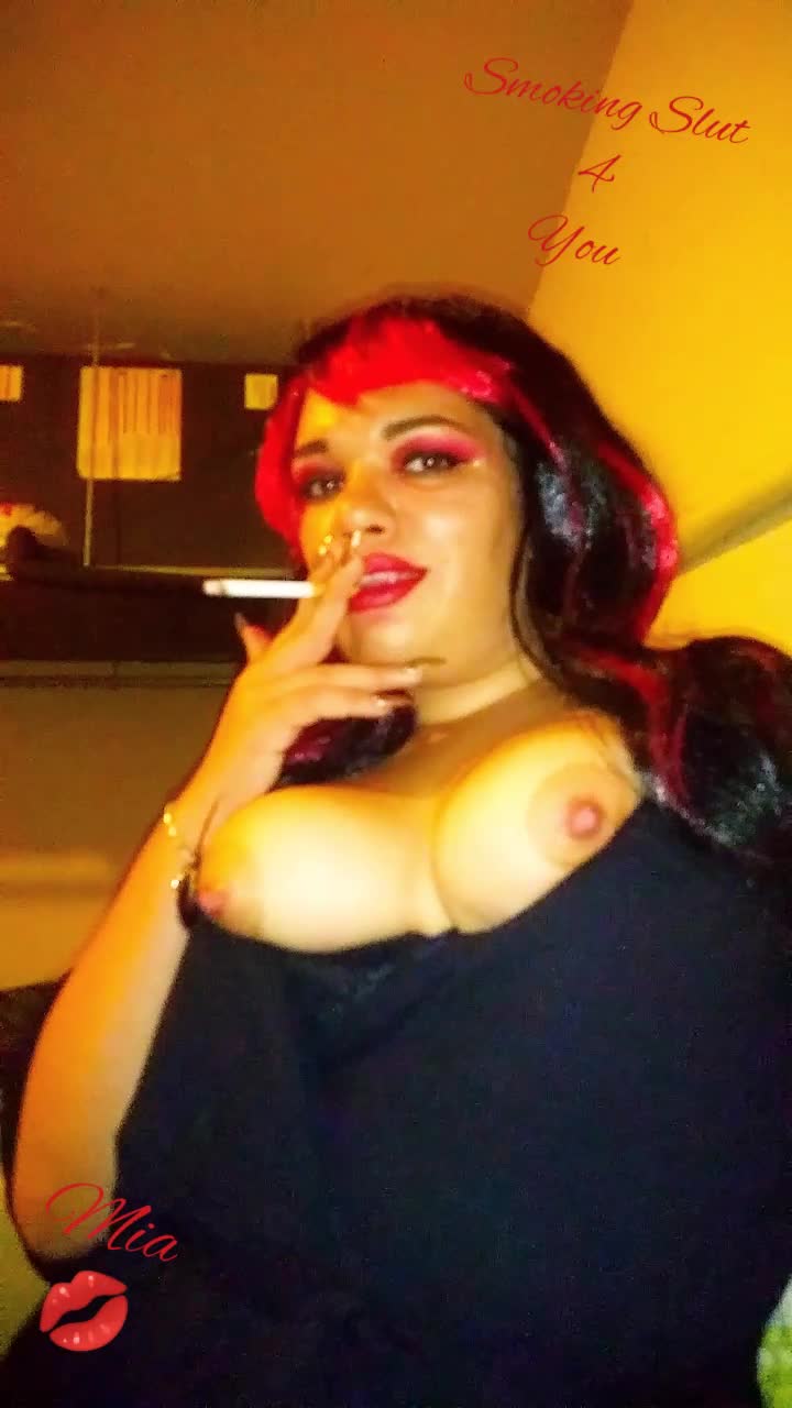 Smoking Slut_solo